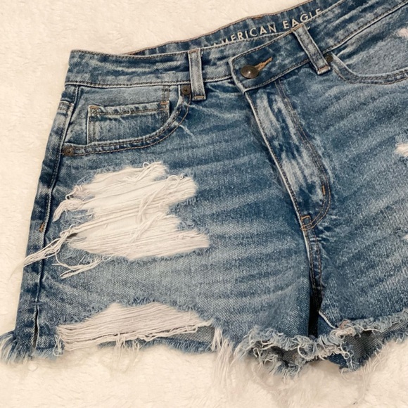 American Eagle 6 Mom Denim Shorts Strigid Super High Rise Women’s Distressed - Picture 4 of 11